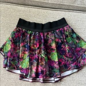 Lululemon skirt. Size 6. Regular length.